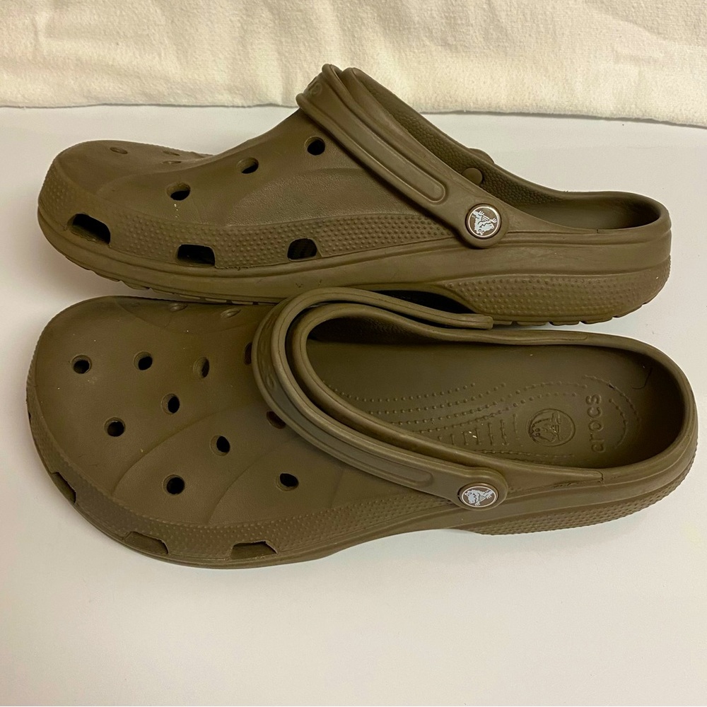 Men’s Iconic Comfort Crocs 🐊